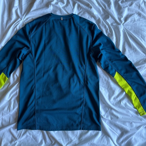 Set of 2 Men’s Active Workout Tops - Picture 4 of 8